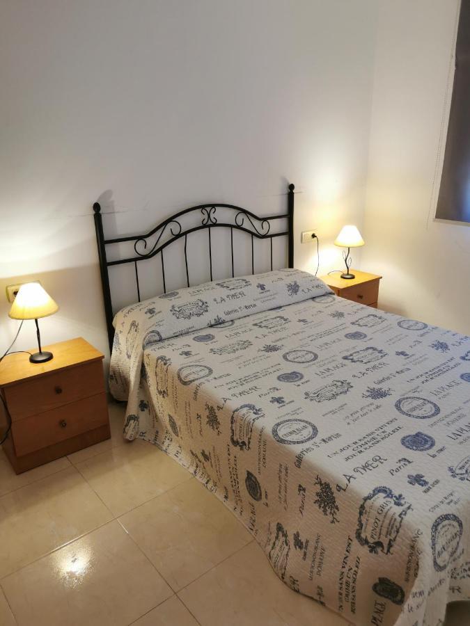 Hostal Residencia Celma Sant Carles De La Rapita Ngoại thất bức ảnh