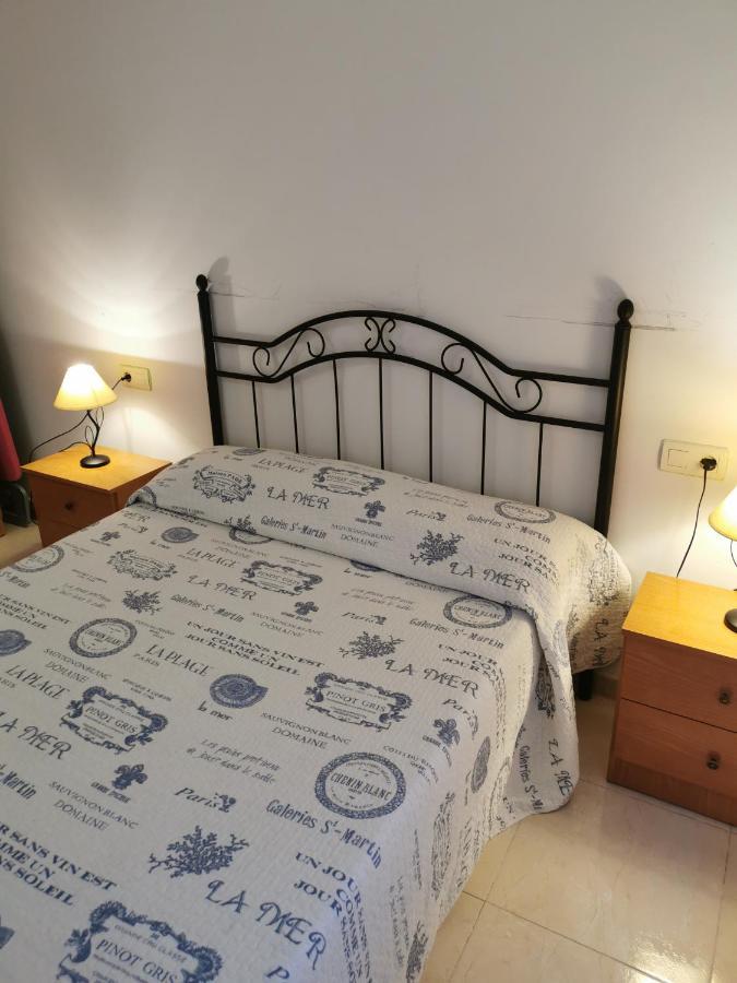 Hostal Residencia Celma Sant Carles De La Rapita Ngoại thất bức ảnh